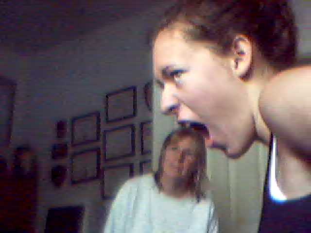 erinzilla vs. momthra